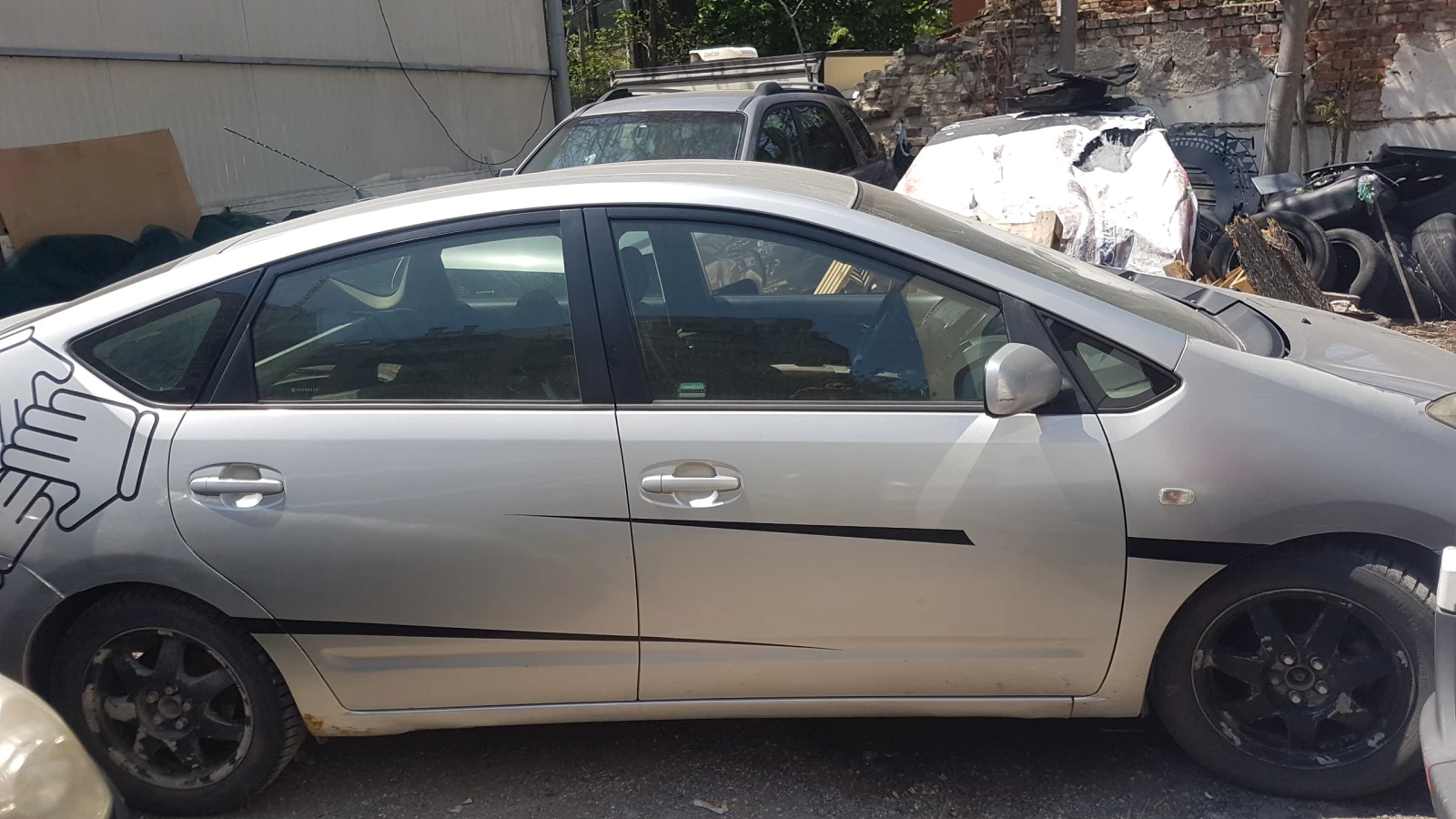 Toyota Prius 1.5I HIBRID, снимка 4 - Автомобили и джипове - 54342051