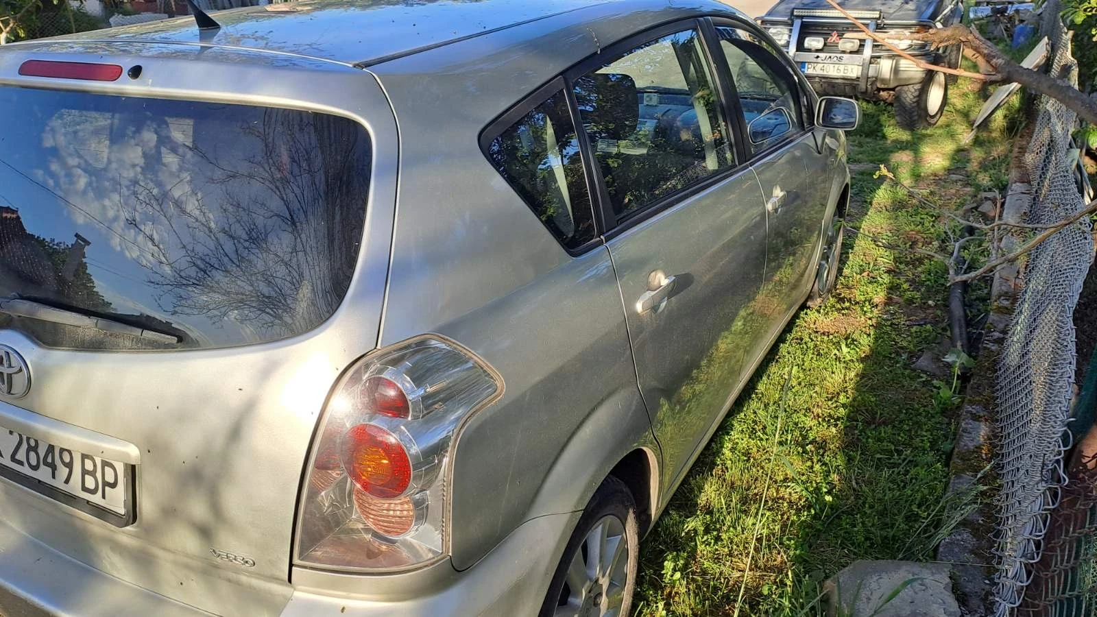 Toyota Corolla verso 2.2 дизел, снимка 3 - Автомобили и джипове - 54584069