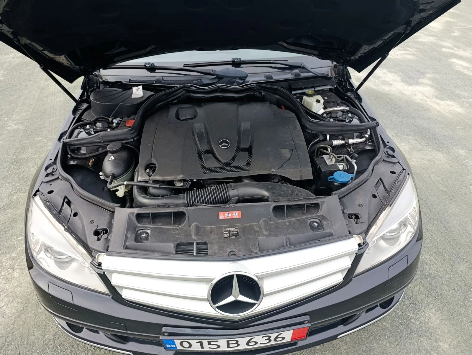 Mercedes-Benz C 220 2.2 Avantgarde, снимка 14 - Автомобили и джипове - 54711007