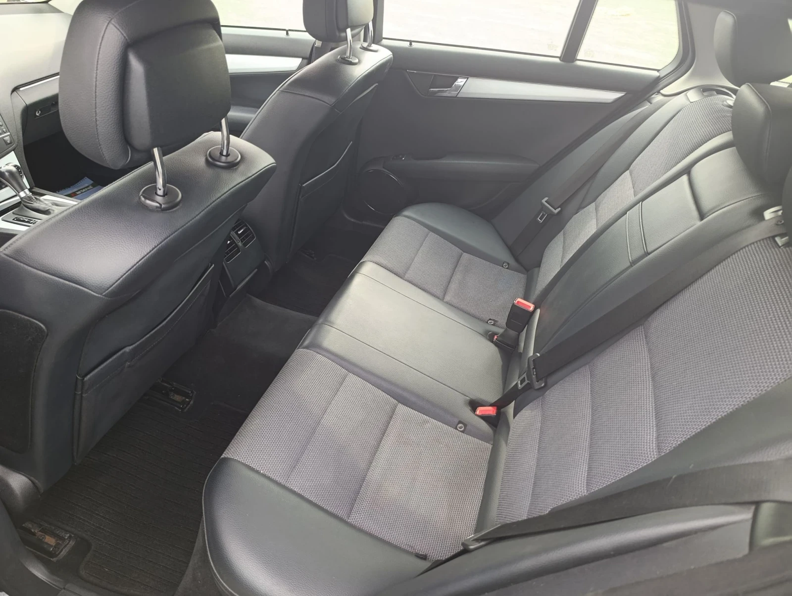 Mercedes-Benz C 220 2.2 Avantgarde, снимка 11 - Автомобили и джипове - 54711007