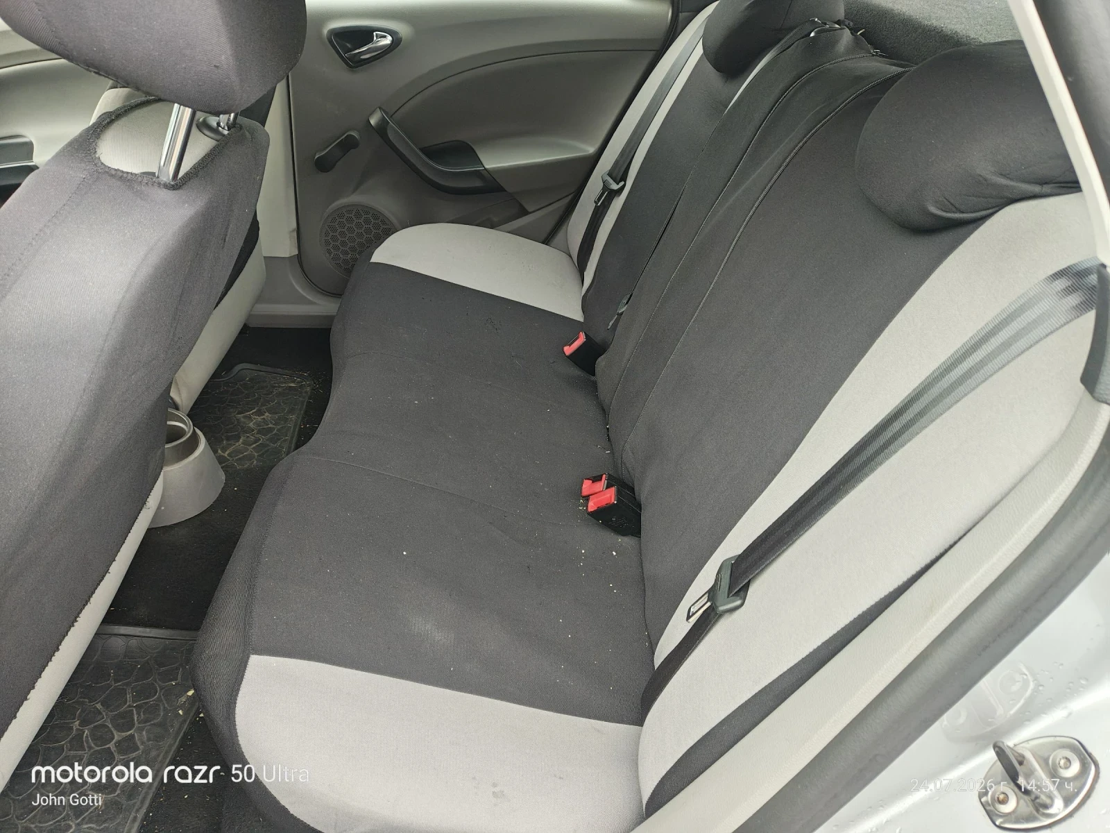 Seat Ibiza 1.6TDi , 90k.c., Klimatronik, Evro 5, 2013г. , снимка 13 - Автомобили и джипове - 55406197