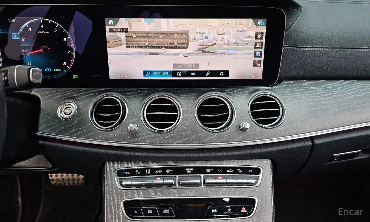 Mercedes-Benz E 350 AMG* LINE* 4MATIC* BURMESTER* ДИСТРОНИК* ХЕДЪП* 36, снимка 9 - Автомобили и джипове - 55571361