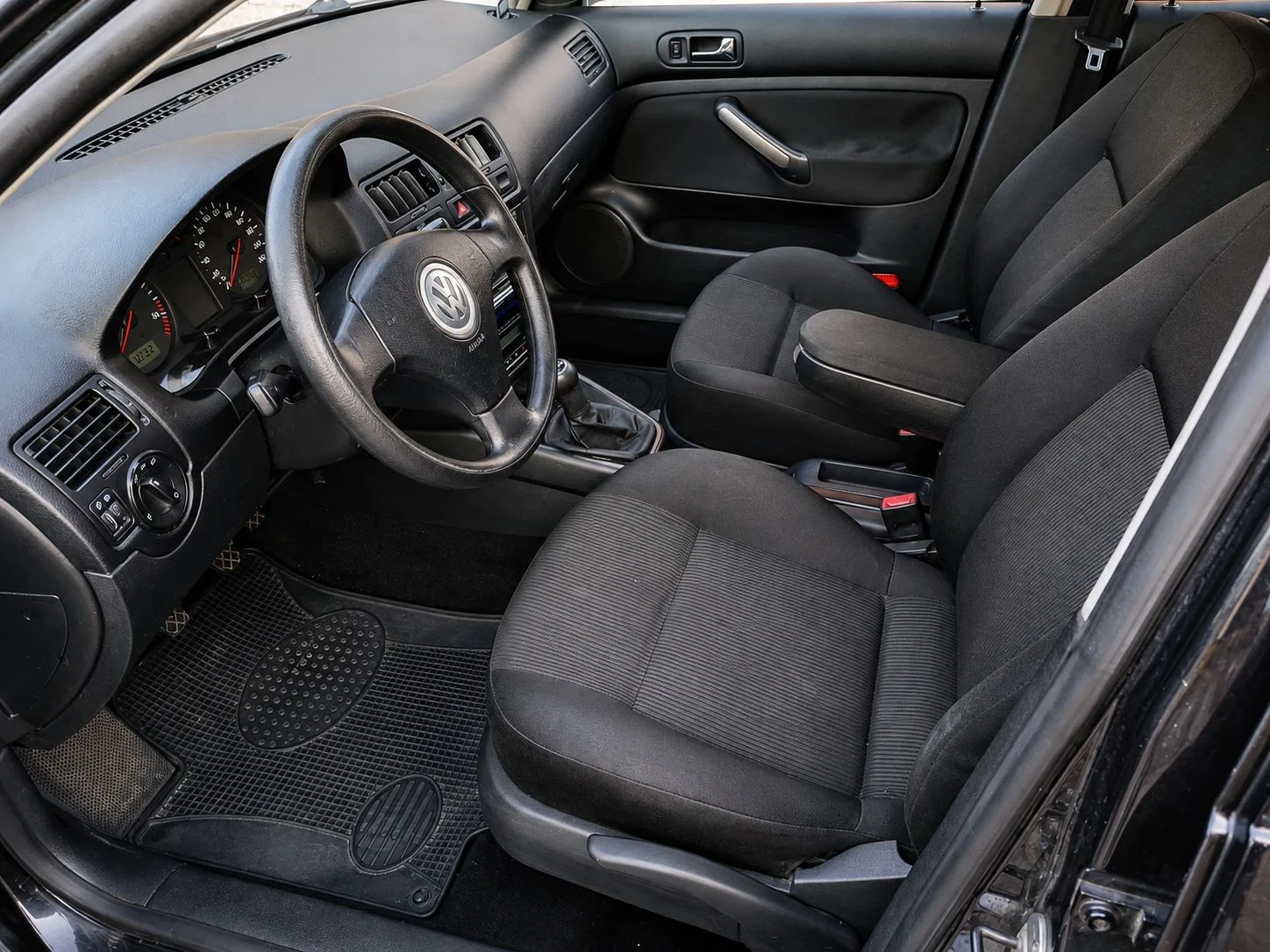 VW Bora 1.9TDI, снимка 9 - Автомобили и джипове - 55775523