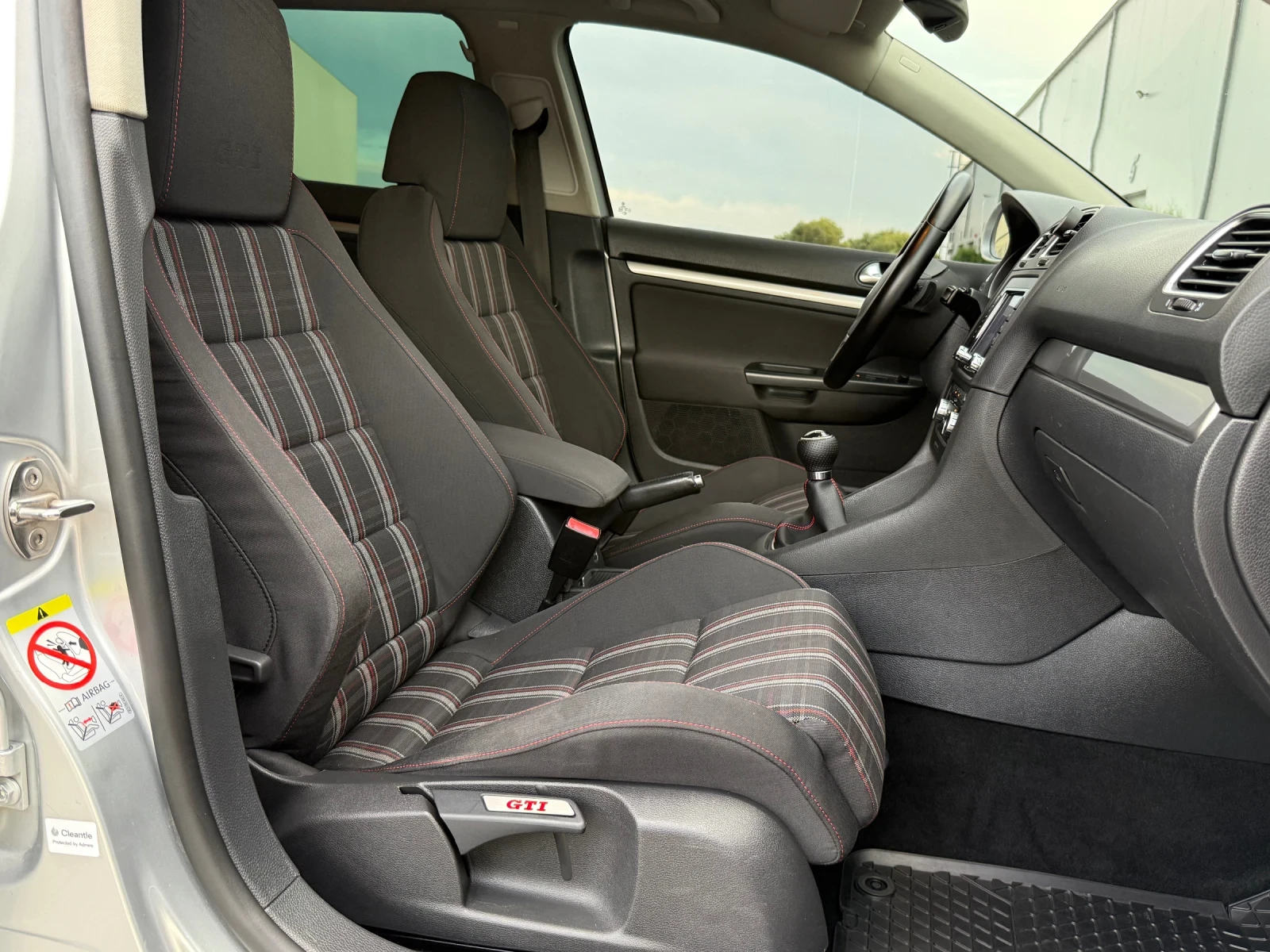 VW Golf 1.6TDI Euro 5, снимка 8 - Автомобили и джипове - 55944268