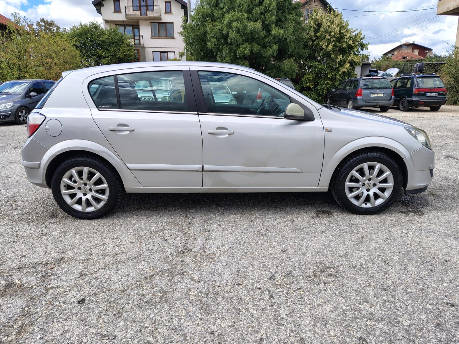 Opel Astra 1.6 Бензин (105 к.с.)   2005 г. / Регистрирана, снимка 3 - Автомобили и джипове - 56187335
