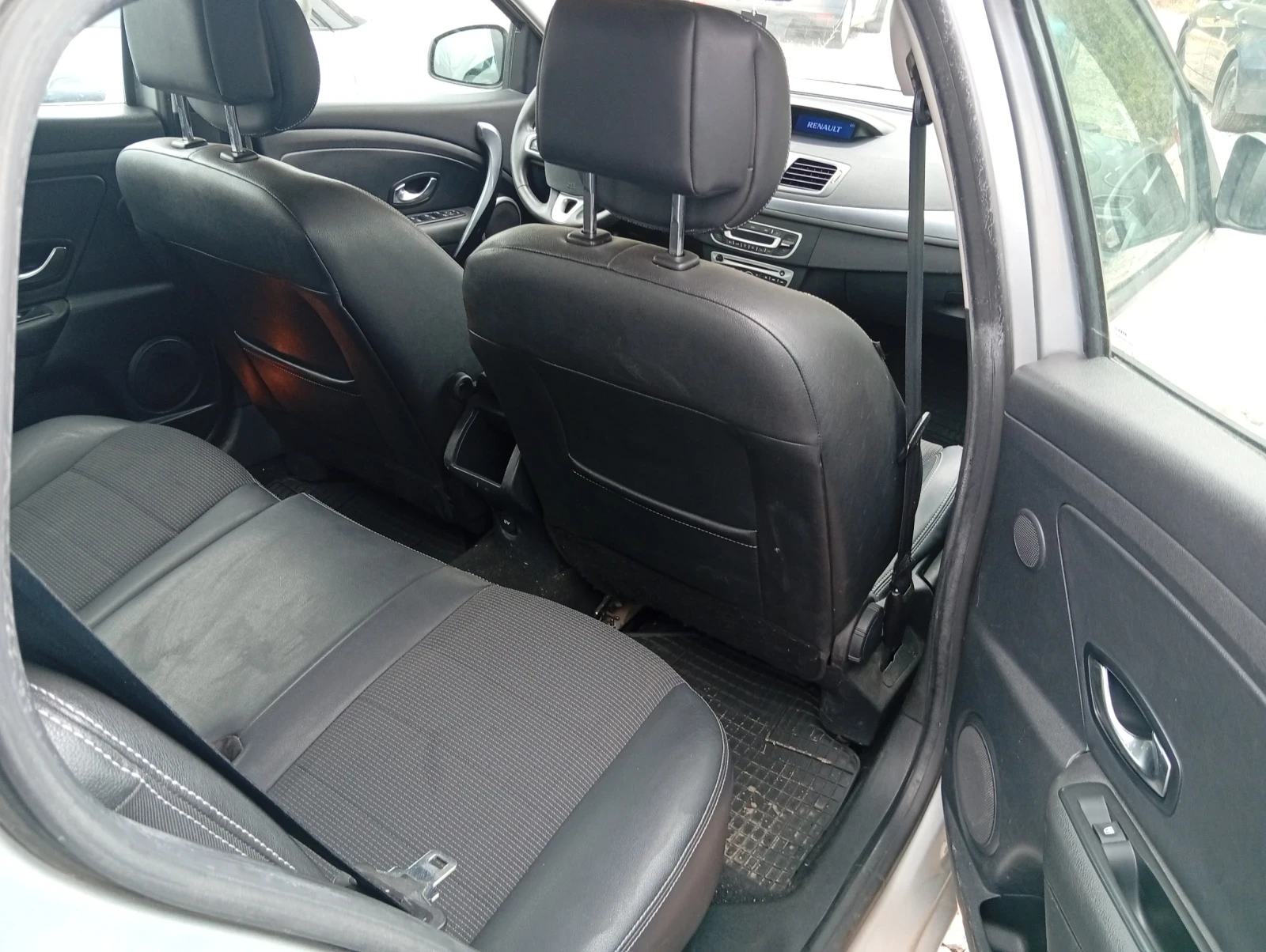 Renault Megane 1.6I GT line, снимка 7 - Автомобили и джипове - 56230117