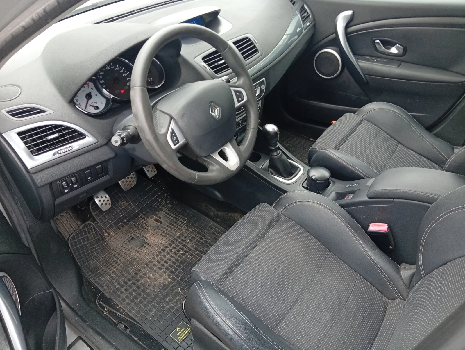 Renault Megane 1.6I GT line, снимка 5 - Автомобили и джипове - 56230117