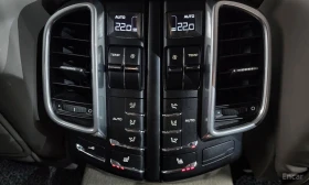 Porsche Cayenne 4.8 TURBO* BURMESTER* DISTRONIC* ПОДГРЕВ* ОБДУХВАН, снимка 13