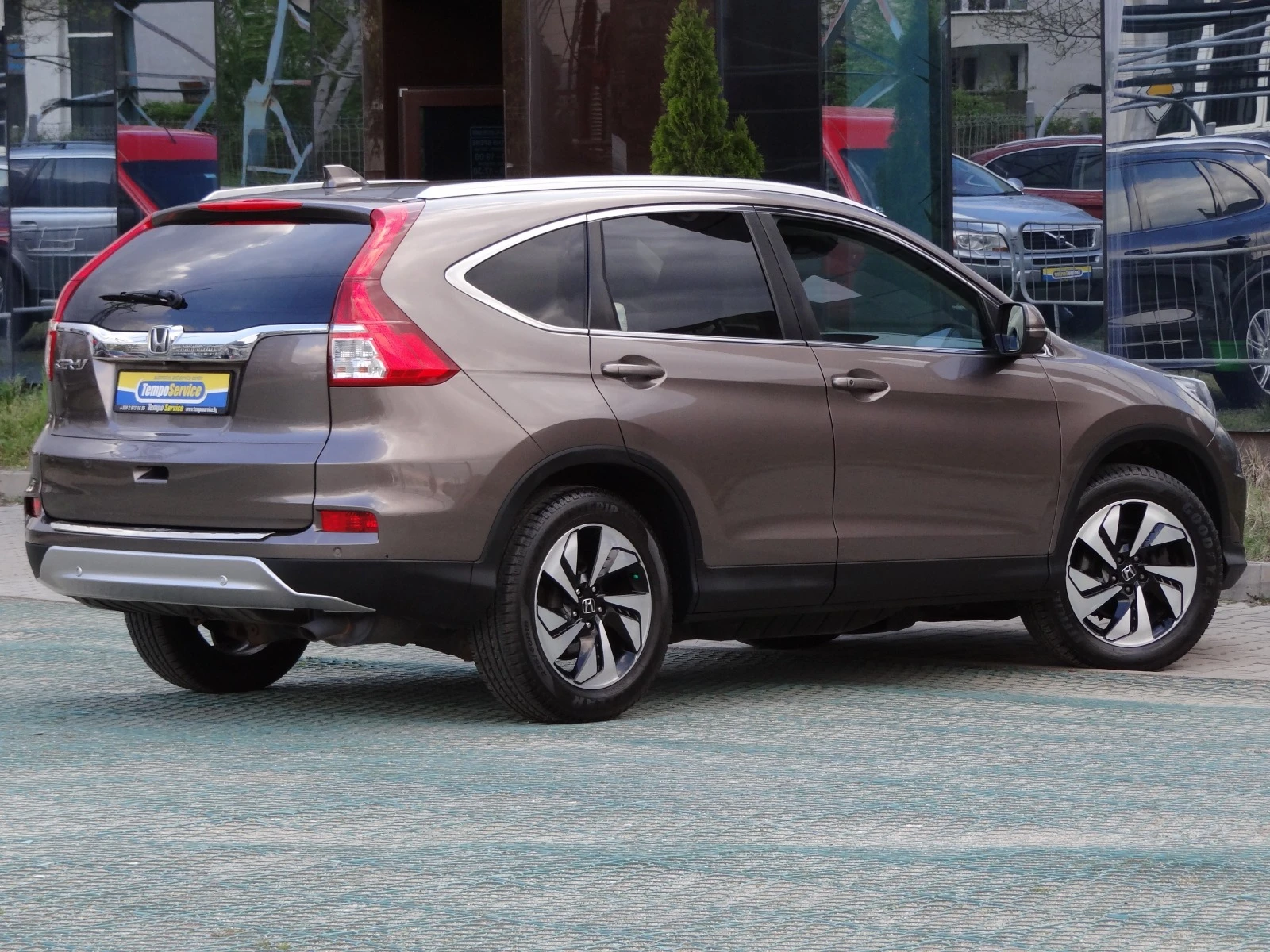 Honda Cr-v 1.6i-DTEC/4x4/NAVI/KOJA/PANORAMA/XENON/LED/CAMERA/ - изображение 4