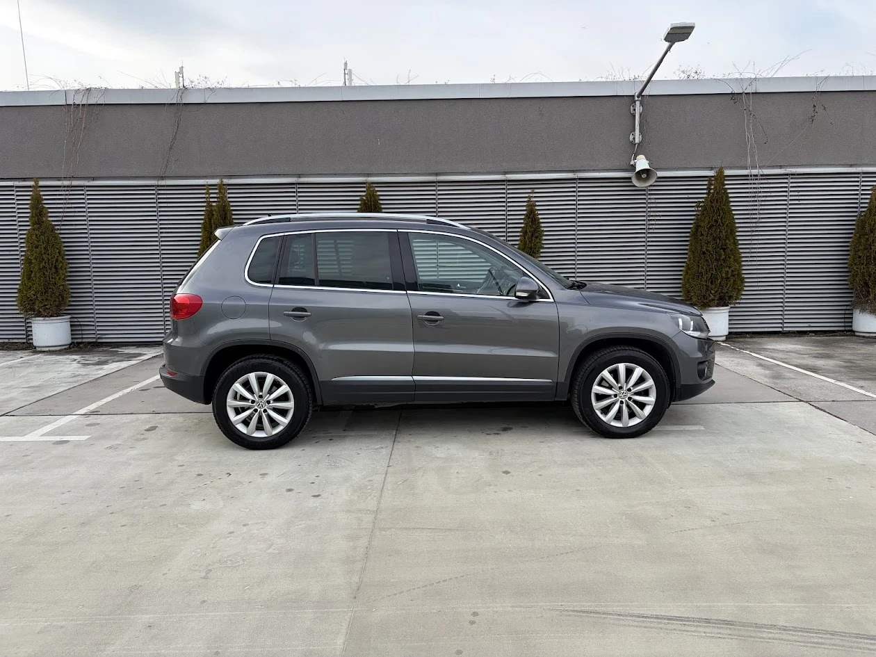 VW Tiguan, снимка 11 - Автомобили и джипове - 53762785
