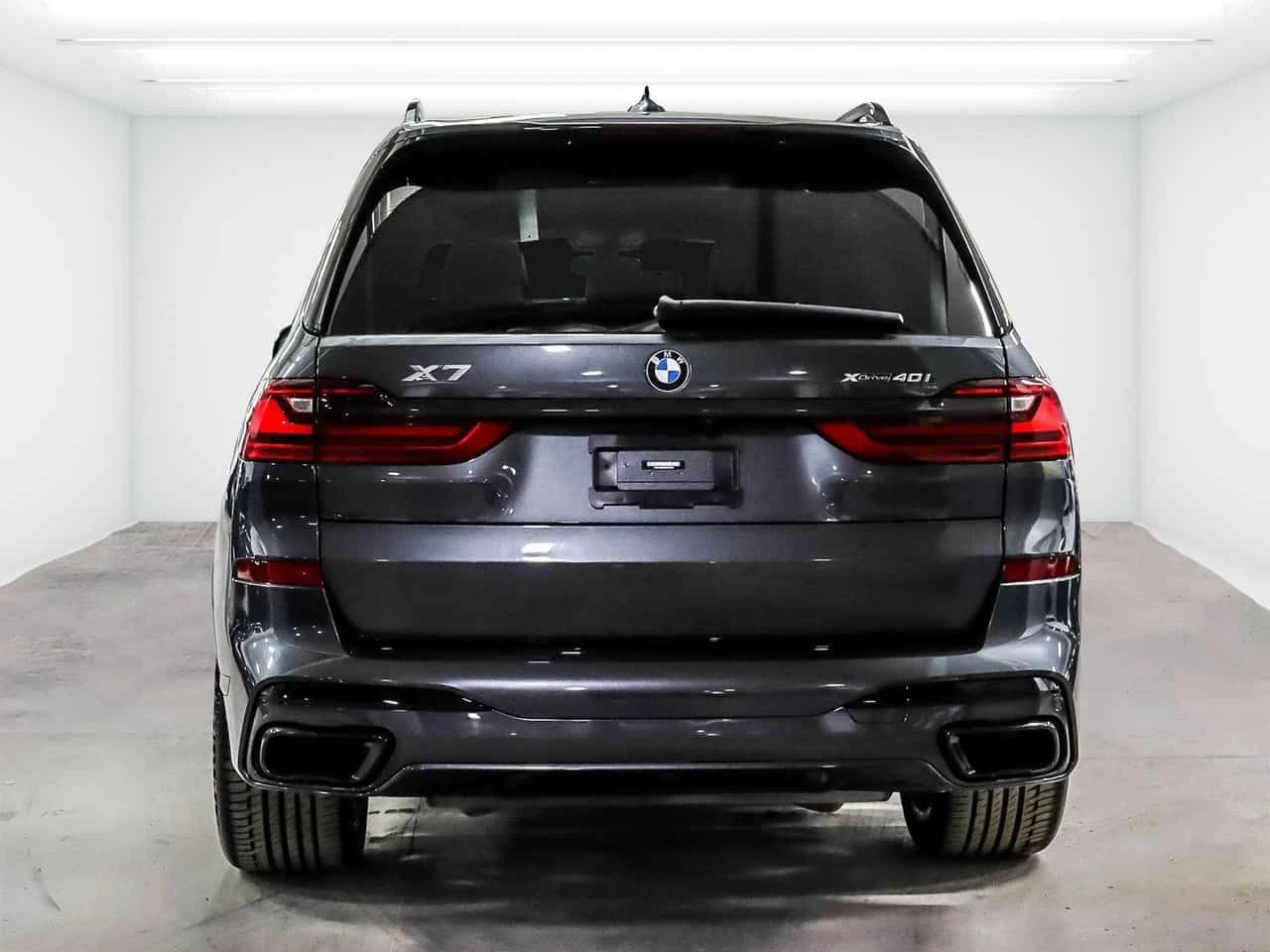BMW X7 M Package IndividualxDrive40i Laser | Air | CARFAX, снимка 3 - Автомобили и джипове - 54379048