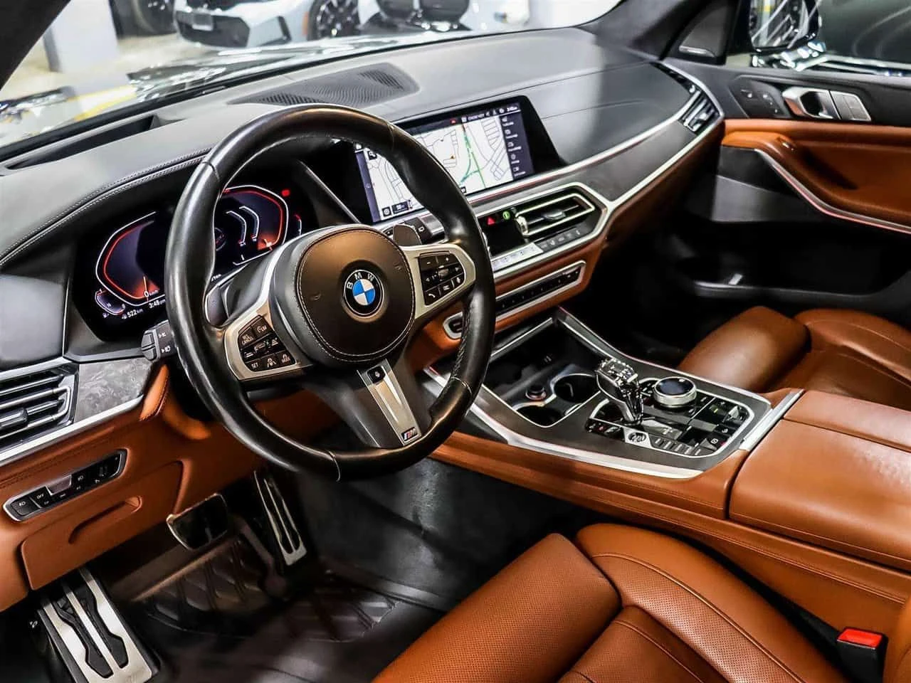 BMW X7 M Package IndividualxDrive40i Laser | Air | CARFAX, снимка 7 - Автомобили и джипове - 54379048