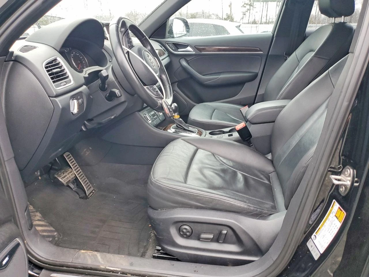 Audi Q3 2.0l Prestige, снимка 7 - Автомобили и джипове - 54705077