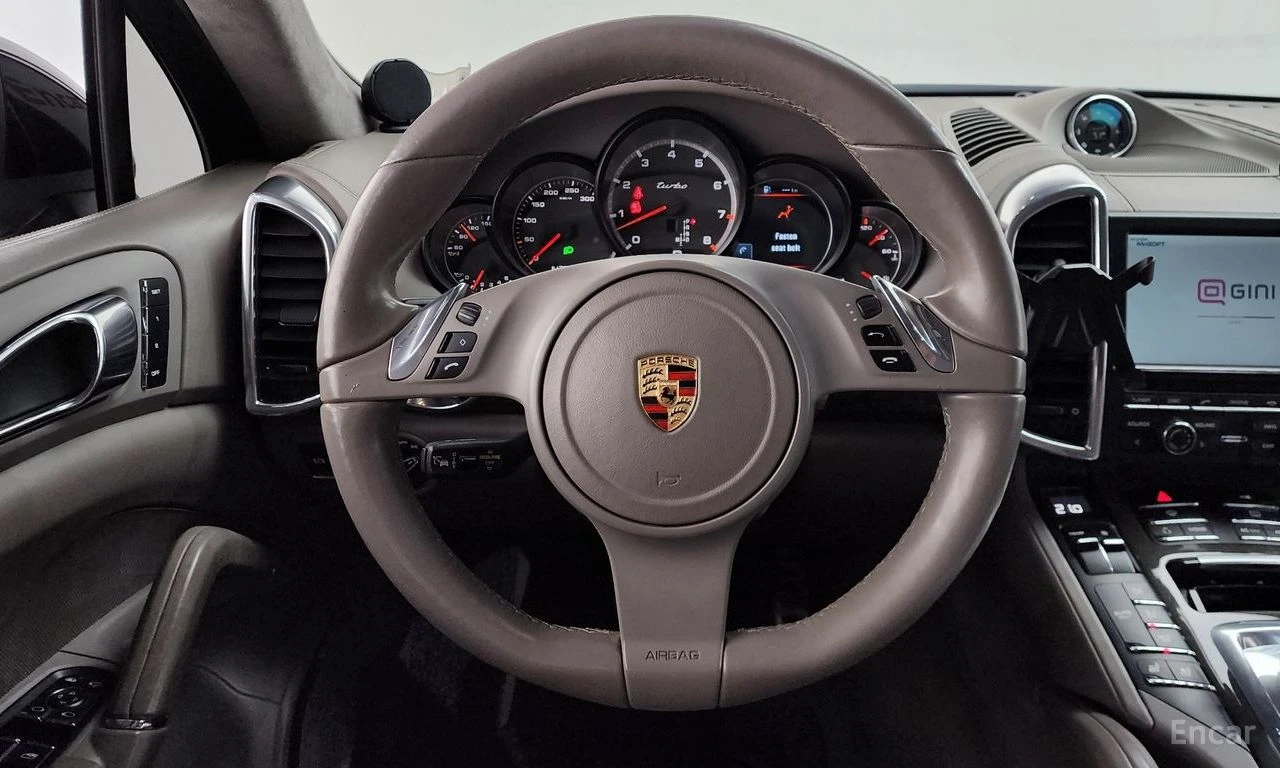 Porsche Cayenne 4.8 TURBO* BURMESTER* DISTRONIC* ПОДГРЕВ* ОБДУХВАН, снимка 9 - Автомобили и джипове - 54827819