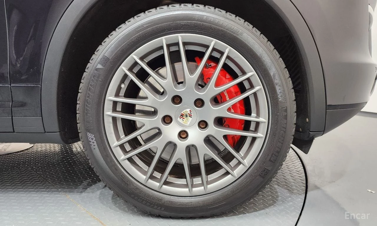 Porsche Cayenne 4.8 TURBO* BURMESTER* DISTRONIC* ПОДГРЕВ* ОБДУХВАН, снимка 5 - Автомобили и джипове - 54827819