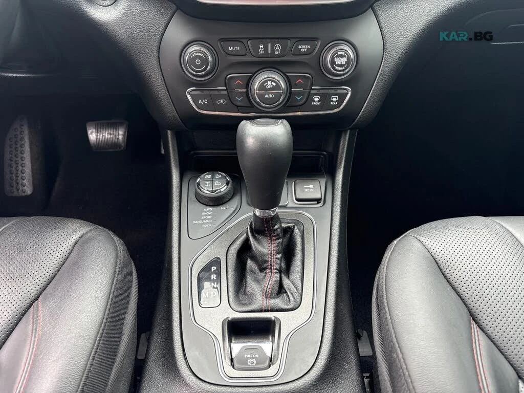 Jeep Cherokee * Trailhawk Elite * АвтоКредит * (ЦЕНА ДО БГ)* , снимка 14 - Автомобили и джипове - 54930080