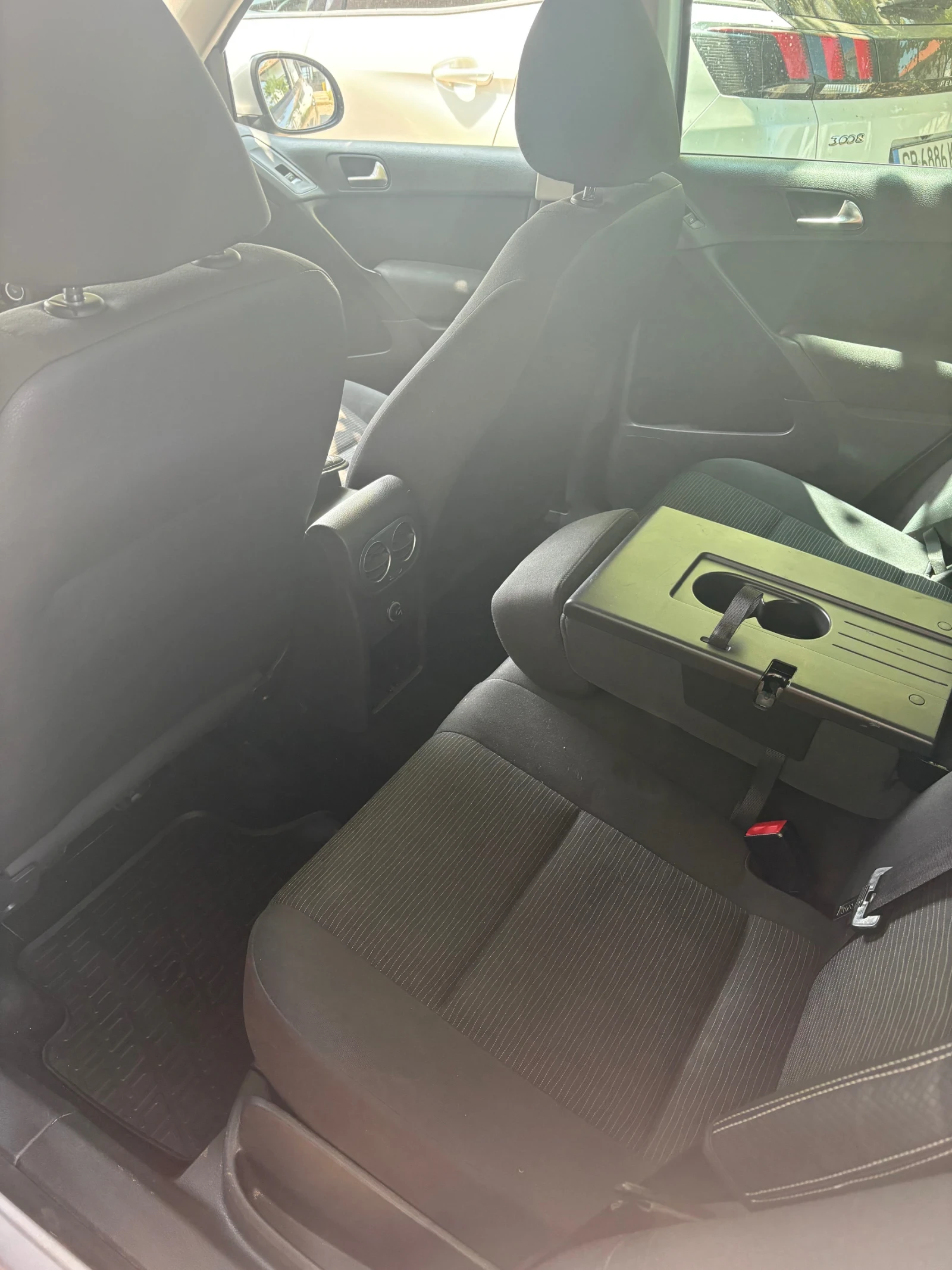VW Tiguan, снимка 6 - Автомобили и джипове - 55603108