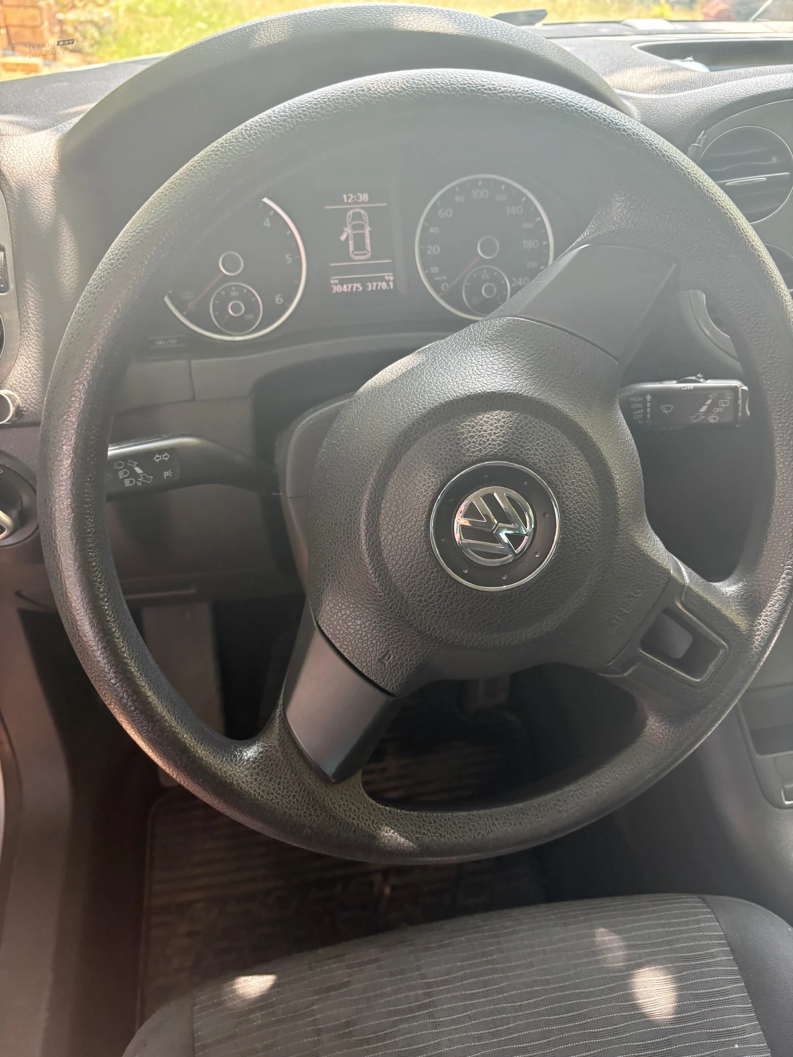 VW Tiguan, снимка 13 - Автомобили и джипове - 55603108