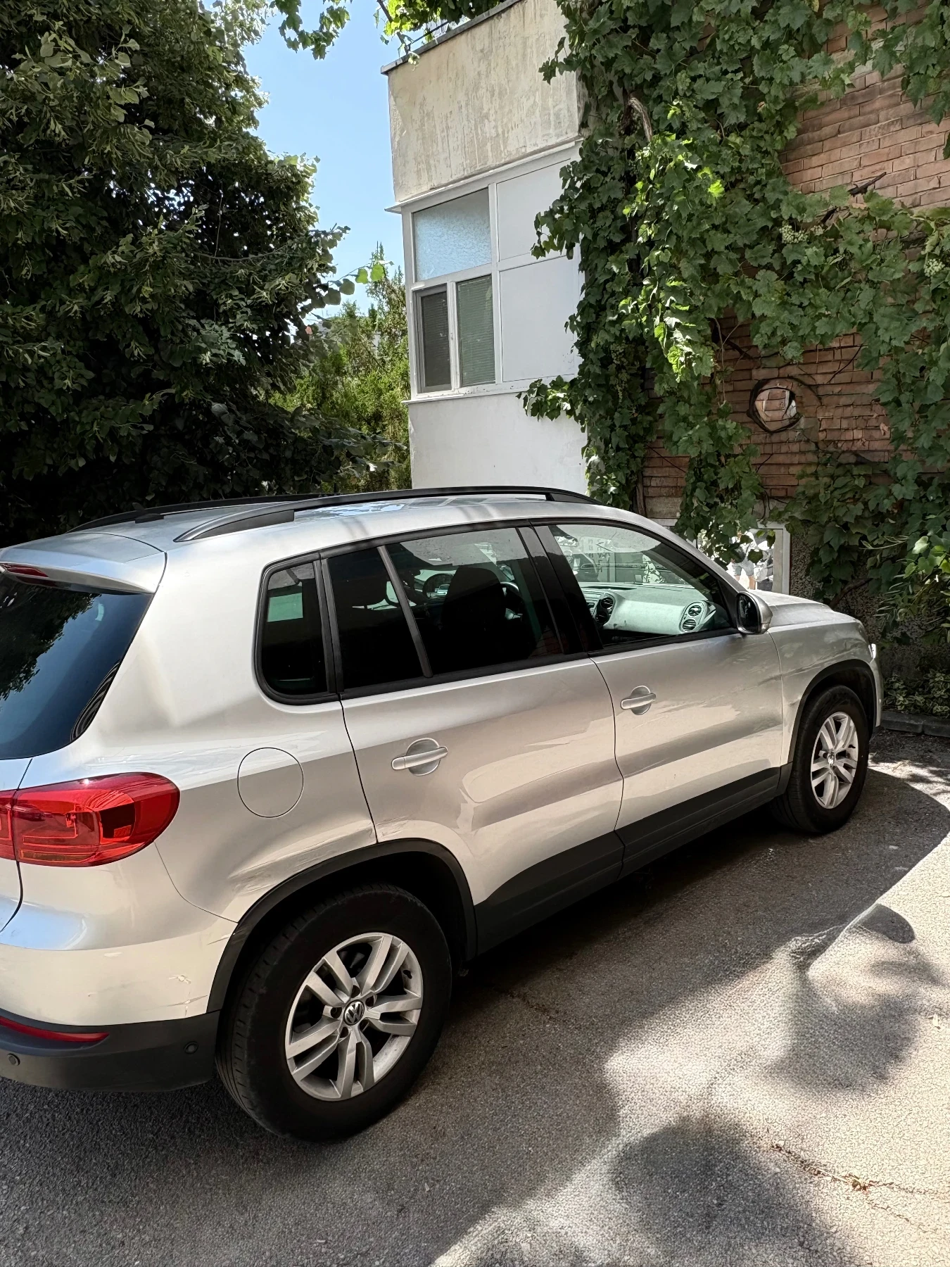 VW Tiguan, снимка 4 - Автомобили и джипове - 55603108