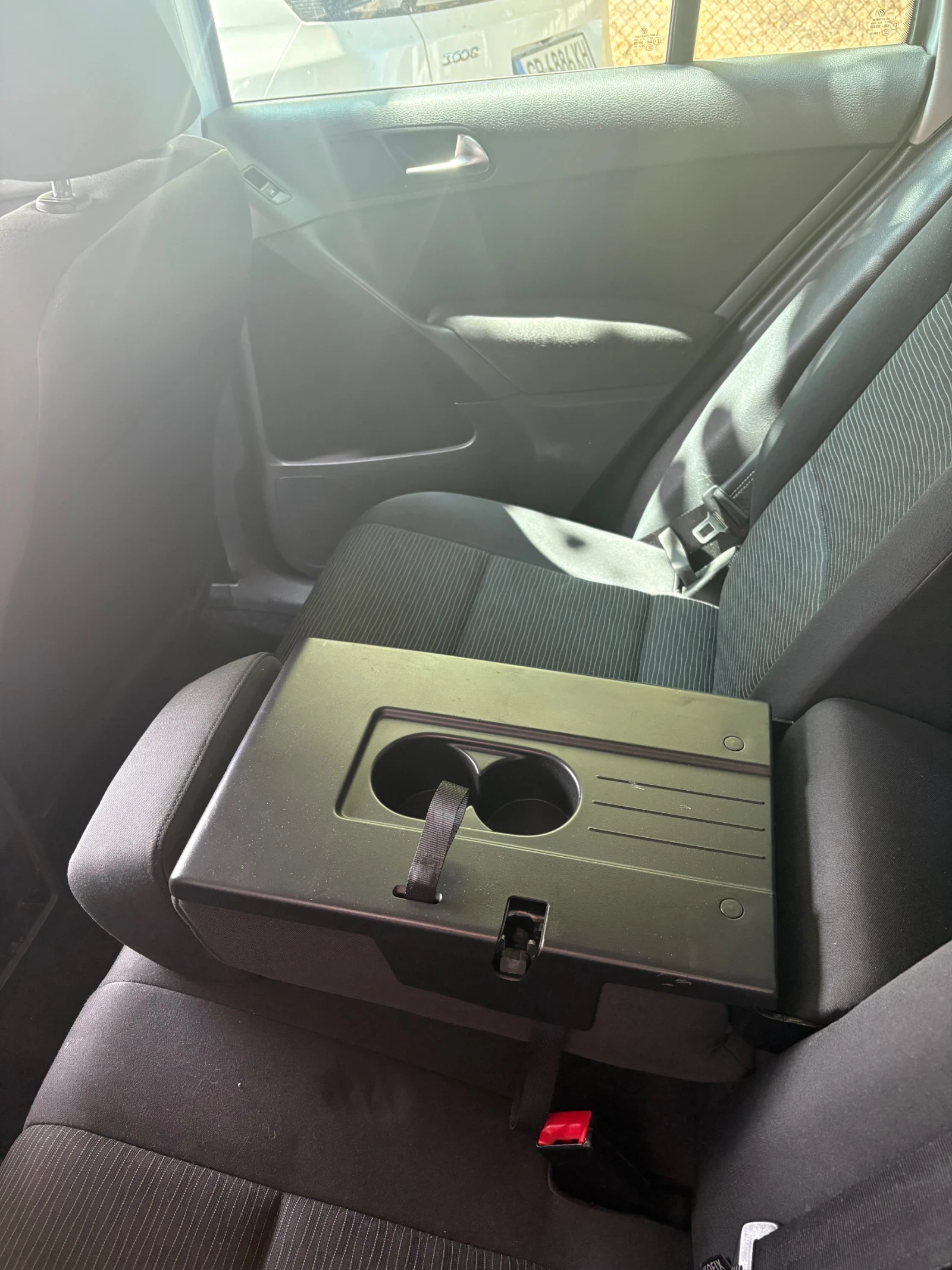 VW Tiguan, снимка 5 - Автомобили и джипове - 55603108
