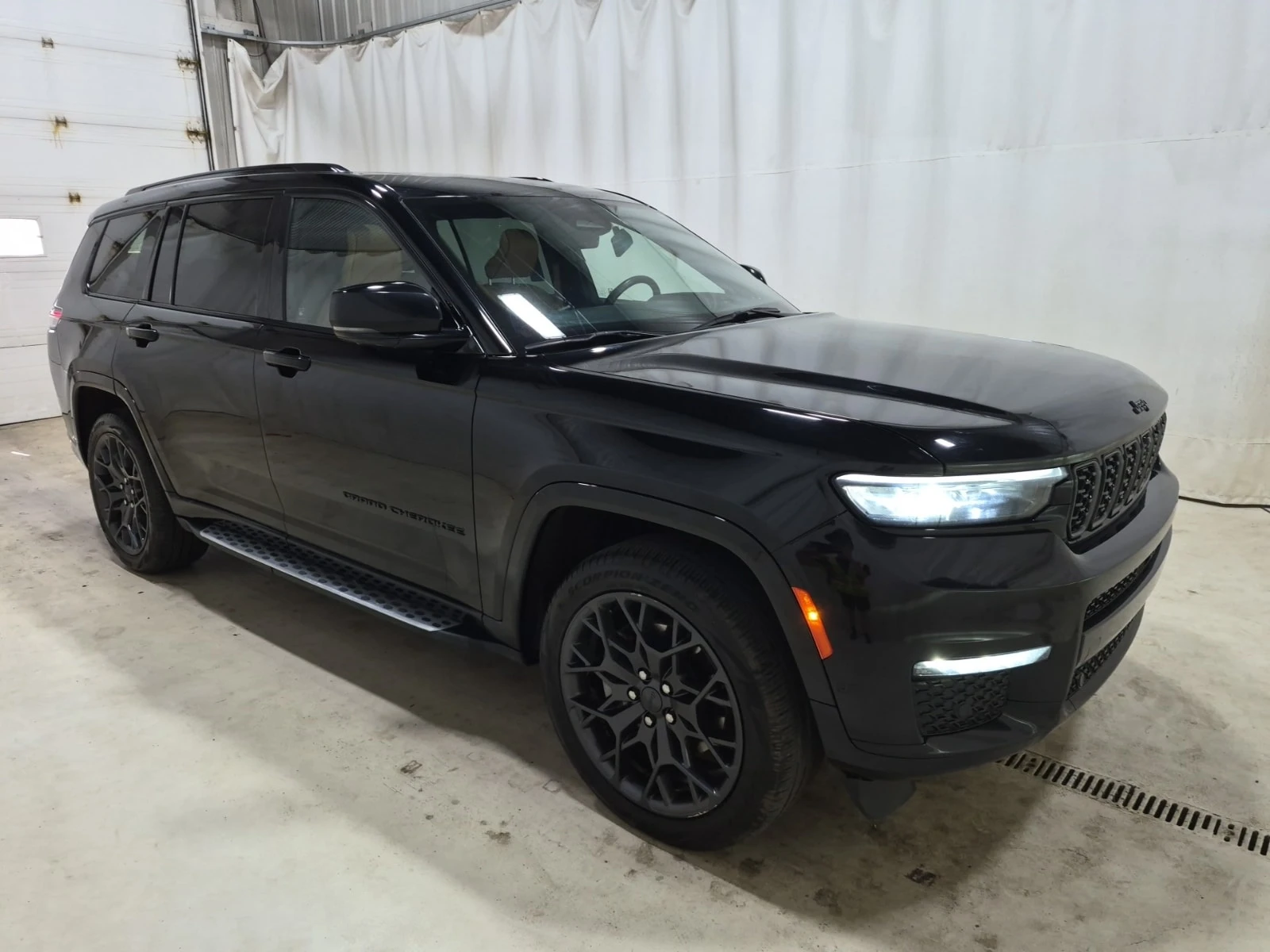 Jeep Grand cherokee * 5.7L * SUMMIT RESERVE * Един собственик * , снимка 2 - Автомобили и джипове - 55988796