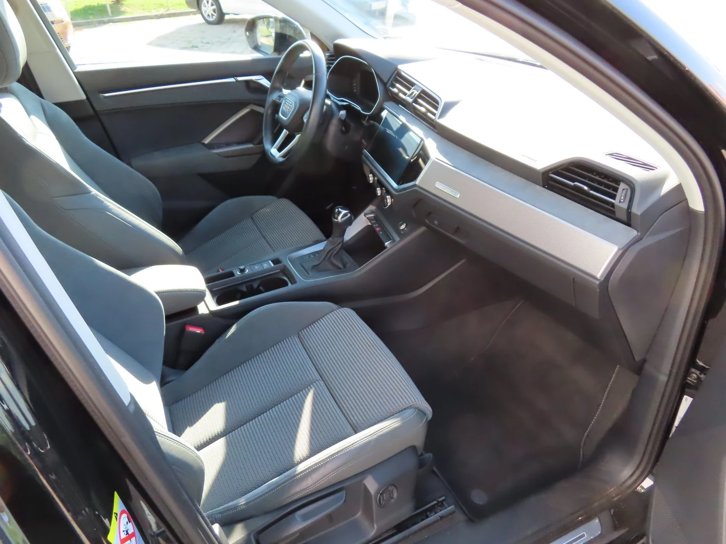 Audi Q3, снимка 6 - Автомобили и джипове - 56438355