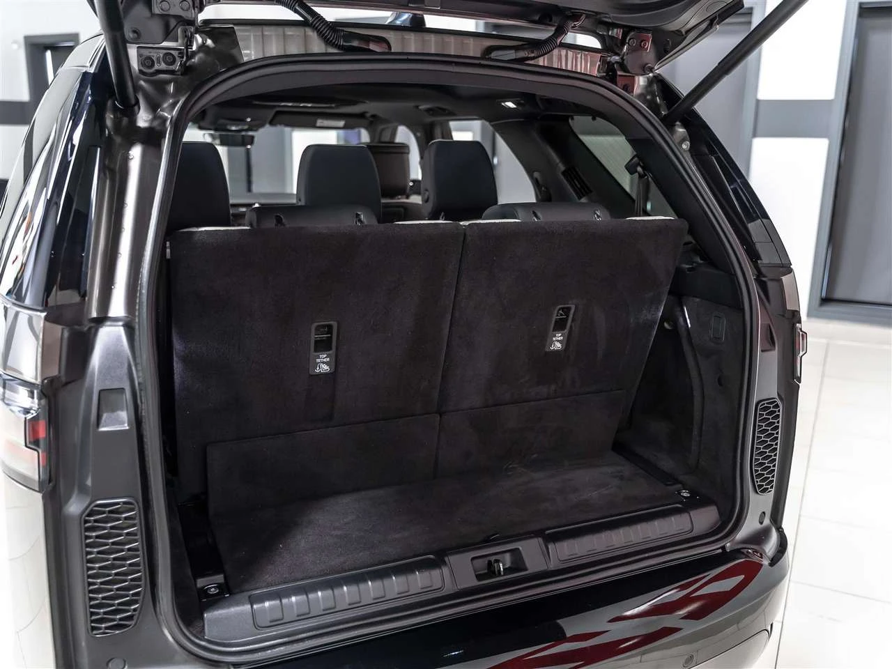Land Rover Discovery R-Dynamic S| P360 Turbo Inline-6| Adaptive Cruise| | Mobile.bg � ����������� 15