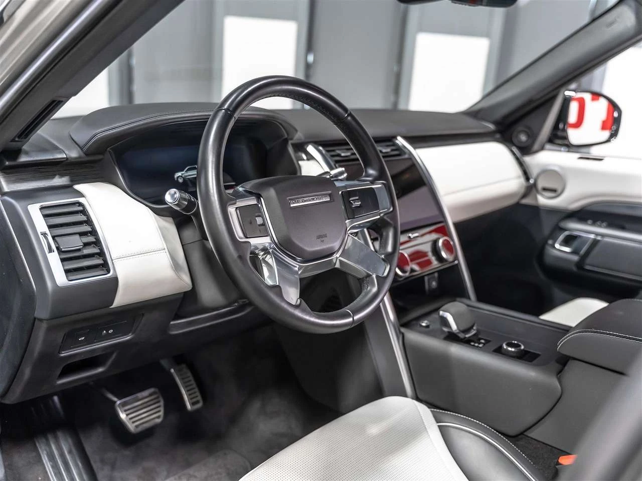Land Rover Discovery R-Dynamic S| P360 Turbo Inline-6| Adaptive Cruise| | Mobile.bg � ����������� 5