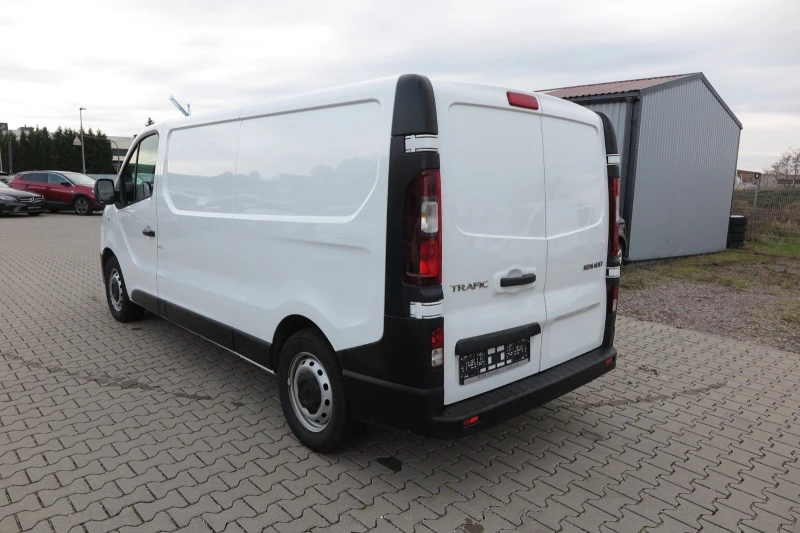 Renault Trafic, снимка 9 - Бусове и автобуси - 48393173