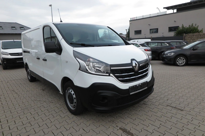 Renault Trafic, снимка 2 - Бусове и автобуси - 48393173