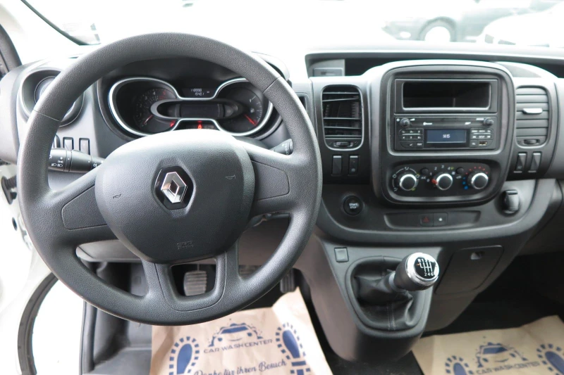 Renault Trafic, снимка 11 - Бусове и автобуси - 48393173