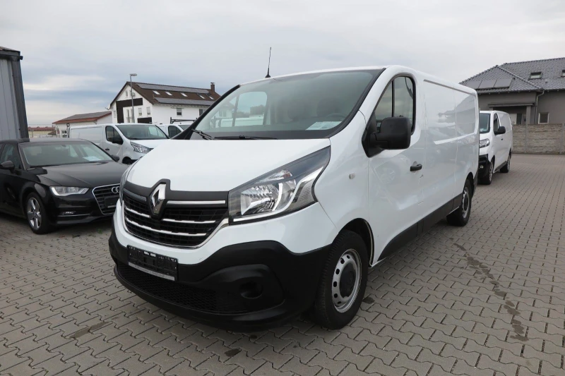 Renault Trafic, снимка 1 - Бусове и автобуси - 48393173