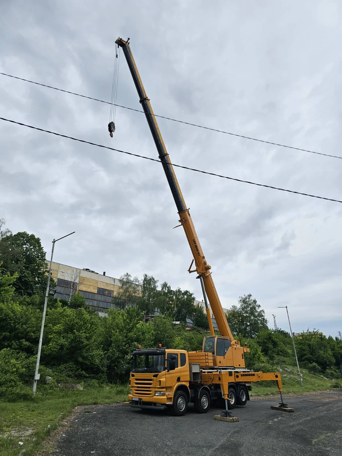 Други Друг LIEBHERR LTF 1045-4.1  8x4 - изображение 3