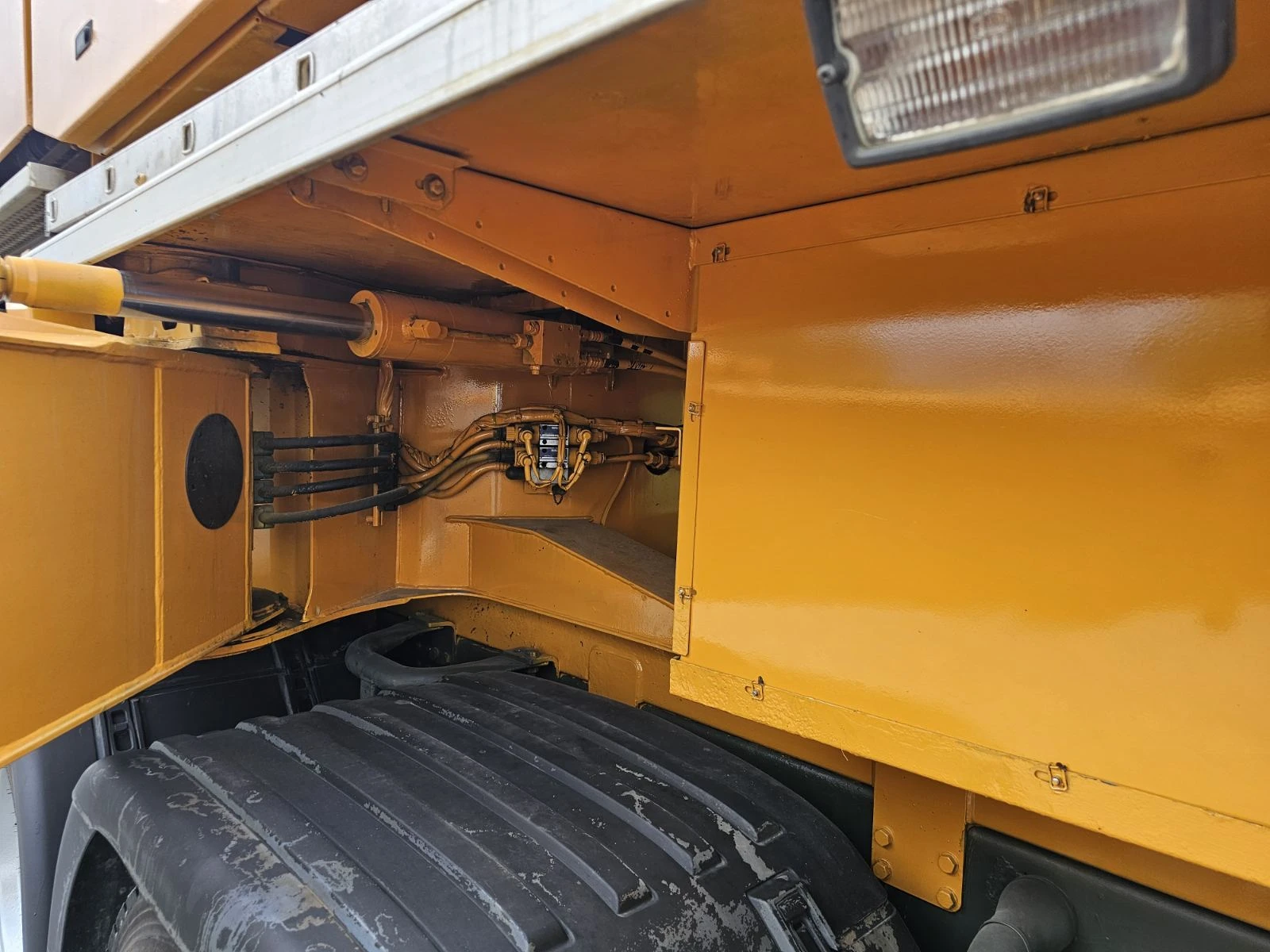  LIEBHERR LTF 1045-4.1  8x4 | Mobile.bg   12