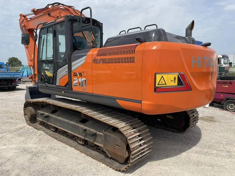 Багер Hitachi ZX 210 LC-7, снимка 2 - Индустриална техника - 46038466