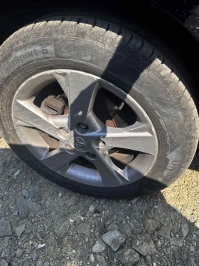 Toyota Auris 12 броя 1.6 Valvematic 132к.с НА ЧАСТИ, снимка 15