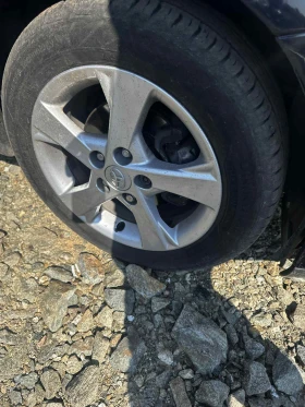 Toyota Auris 12 броя 1.6 Valvematic 132к.с НА ЧАСТИ, снимка 13