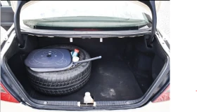 Mercedes-Benz E 200 Има фабричен метан, снимка 9 — Bazar.bg Mercedes-Benz E 200 Има фабричен метан, снимка 9