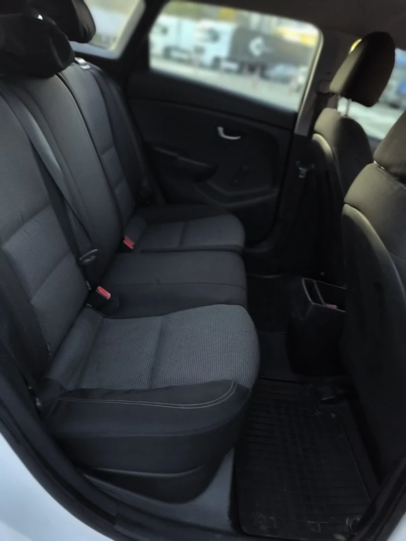 Hyundai I30 1.6, снимка 4 - Автомобили и джипове - 52447942