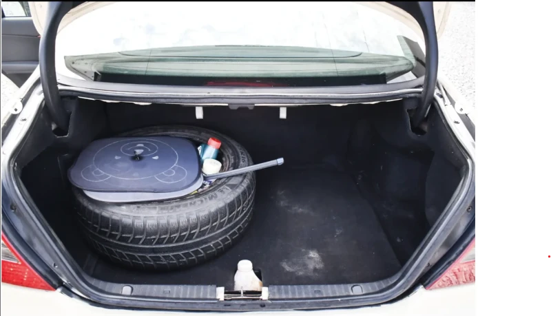 Mercedes-Benz E 200 Има фабричен метан, снимка 9 - Автомобили и джипове - 52707385