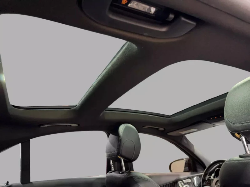 Mercedes-Benz C 400 AMG PACK* BURMASTER* PANO* KEYLESS* 63 AMG LOOK, снимка 9 - Автомобили и джипове - 53035637