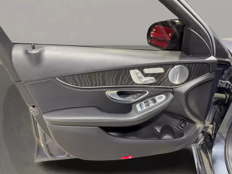 Mercedes-Benz C 400 AMG PACK* BURMASTER* PANO* KEYLESS* 63 AMG LOOK, снимка 13 - Автомобили и джипове - 53035637