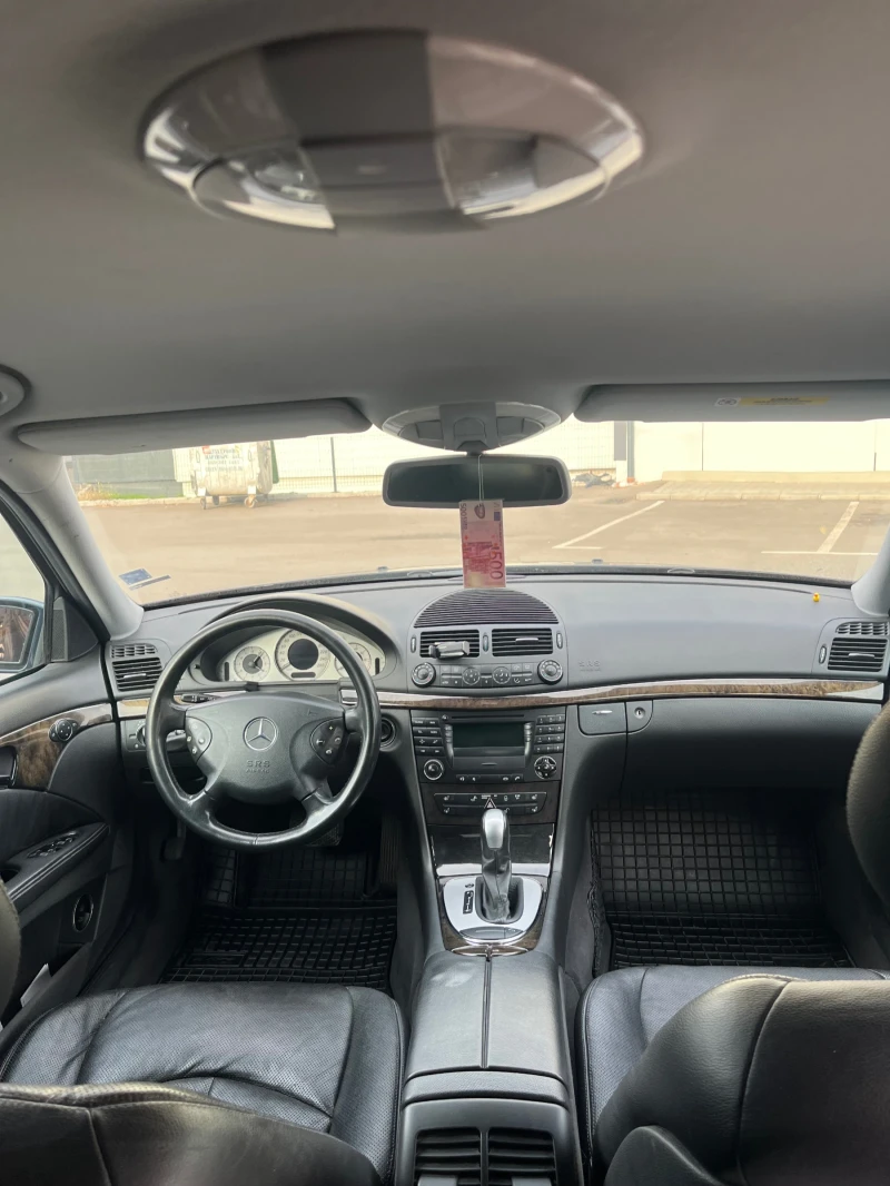 Mercedes-Benz E 320, снимка 14 - Автомобили и джипове - 53292900