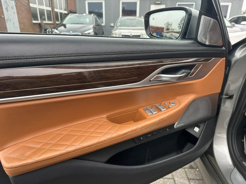 BMW 750, снимка 14 - Автомобили и джипове - 53563983