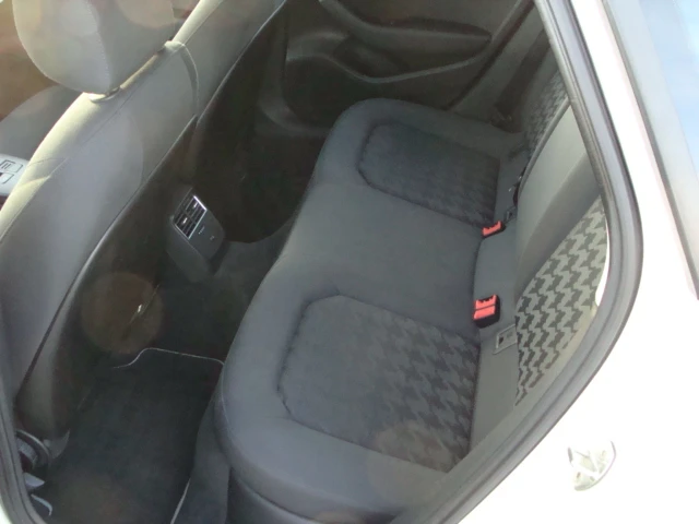 Audi A3 1.6 sportback, снимка 10 - Автомобили и джипове - 54243152