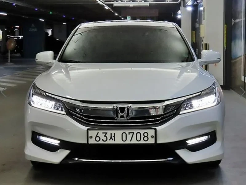 Honda Accord 2.4 - САМО 30% АВАНС, снимка 2 - Автомобили и джипове - 56220023