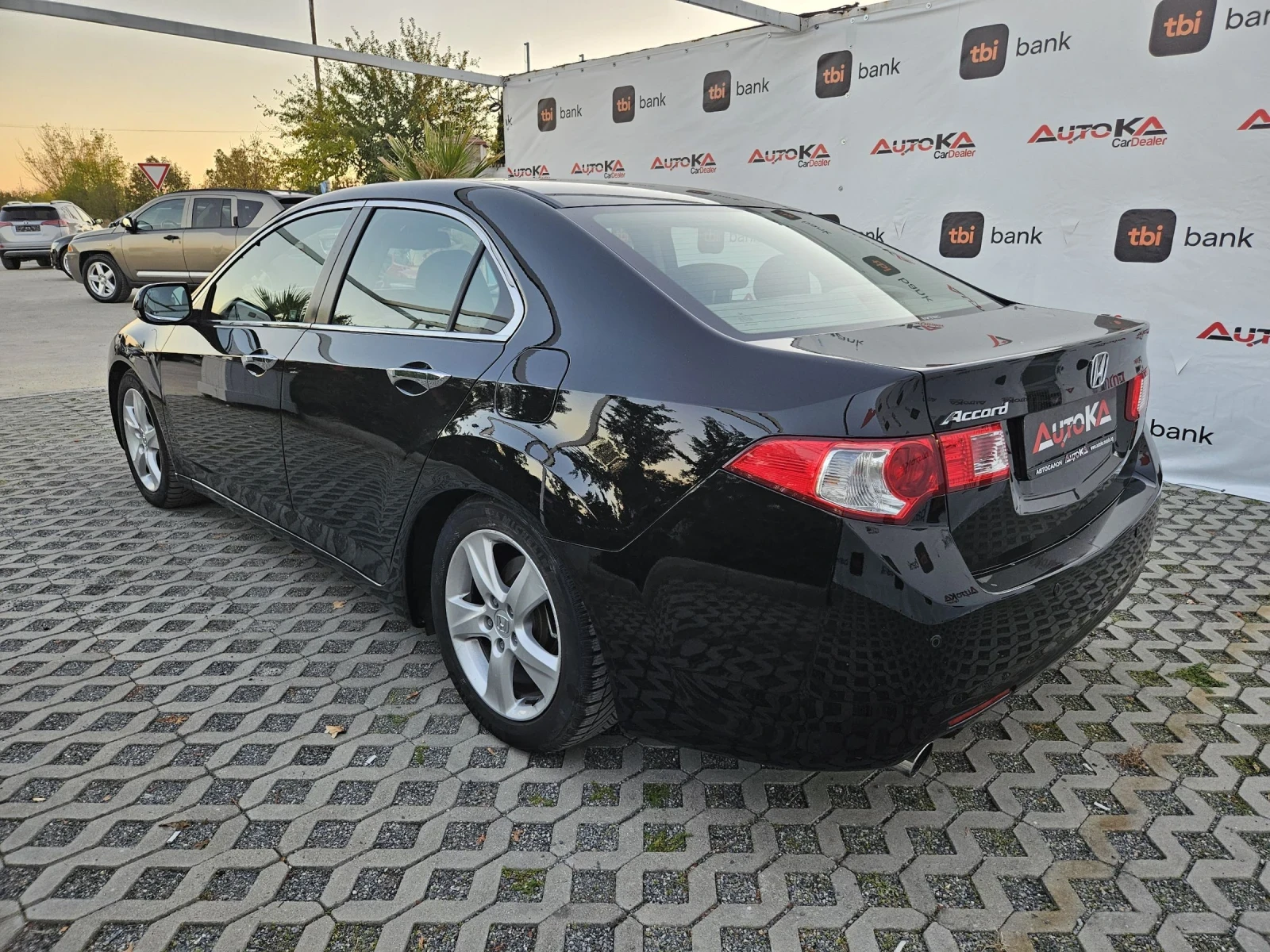 Honda Accord 2.4i-201кс= АВТОМАТ= EXECUTIVE= СЕДАН= СЕРВ.ИСТОРИ - изображение 5