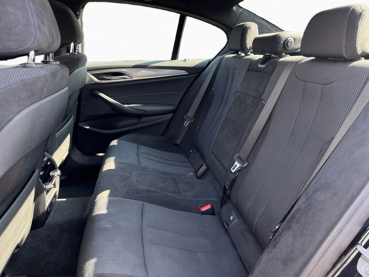 BMW 530 M-SPORT/286HP/HUD/LAZER/PDC/NAVI/CAM/AMBI/197v | Mobile.bg   12