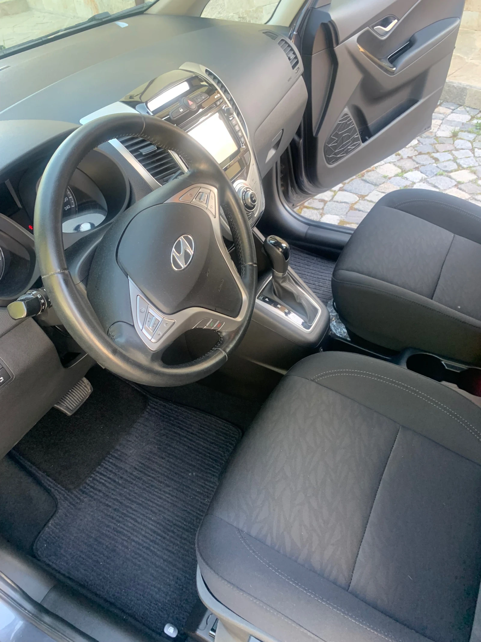 Hyundai Ix20 1, 6 Benzin 6 Speed Automat Navigacii Kamera  - изображение 2