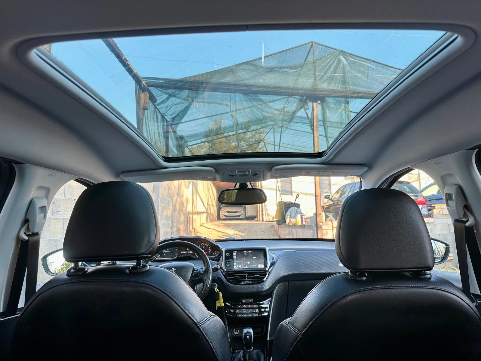 Peugeot 2008 1.6 Blue-HDi, Crossway, Панорама, Кожа с Алкантара | Mobile.bg — изображение 17